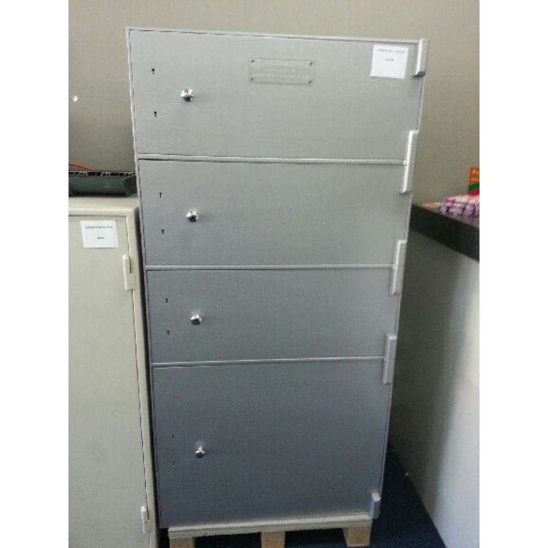 S/Hand Coin Cabinet