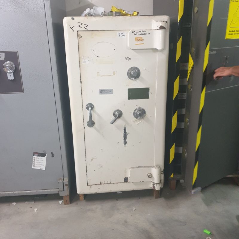 4ft Chubb Banker Safe