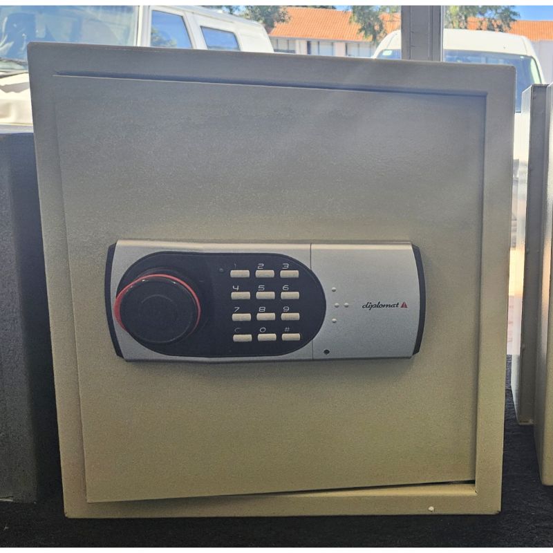 Diplomat KC64 Key Cabinet