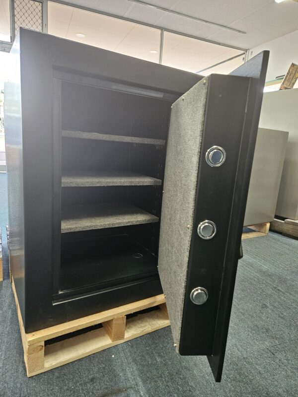 Dominator PH-2 Safe - Image 2