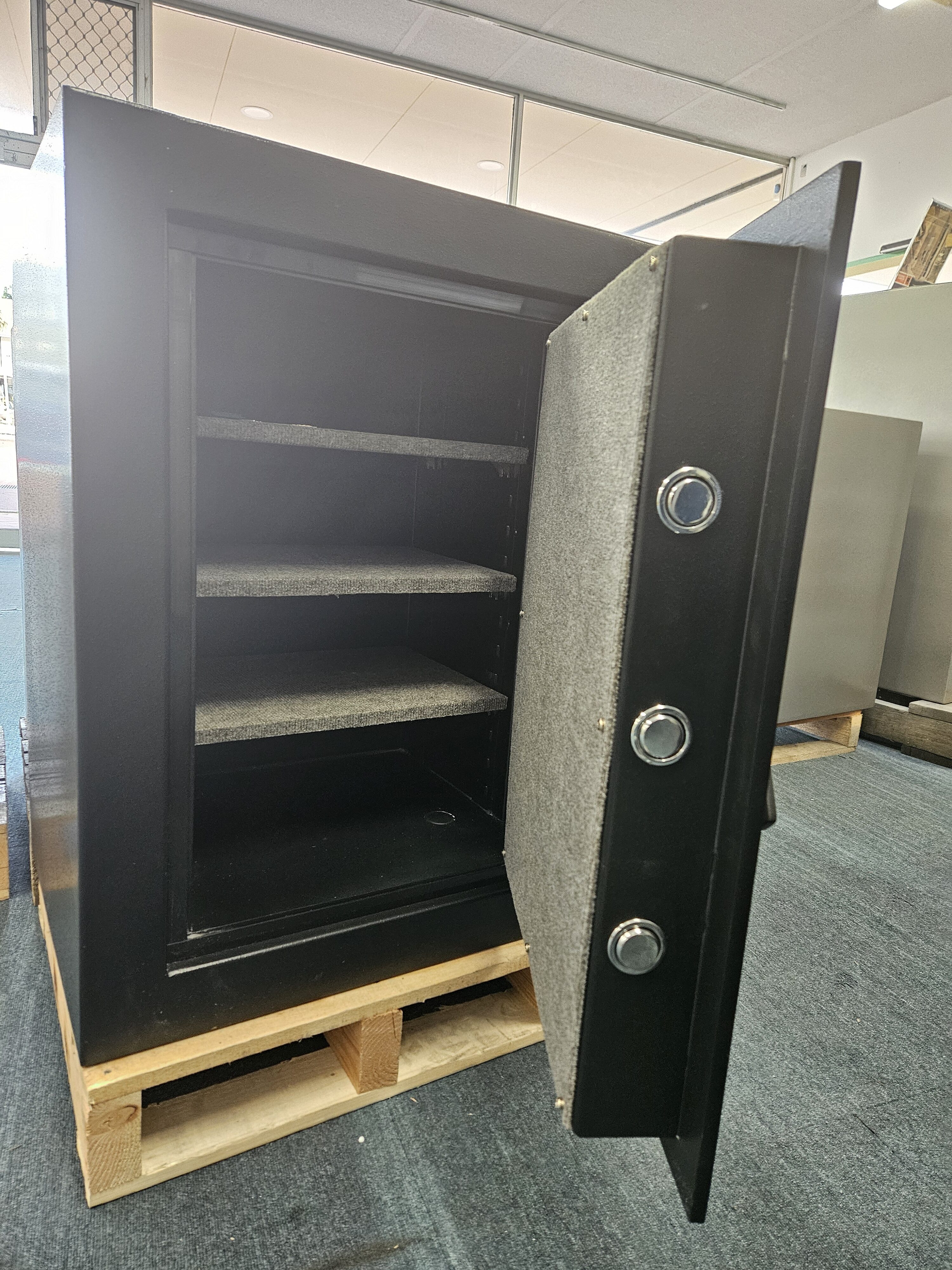 Dominator PH-2 Safe